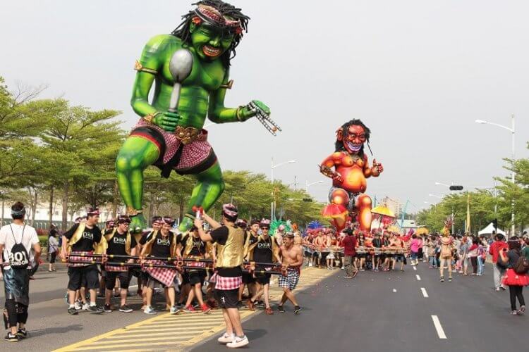 Pawai Ogoh-ogoh di Bali Lengkap Gambar dan Video