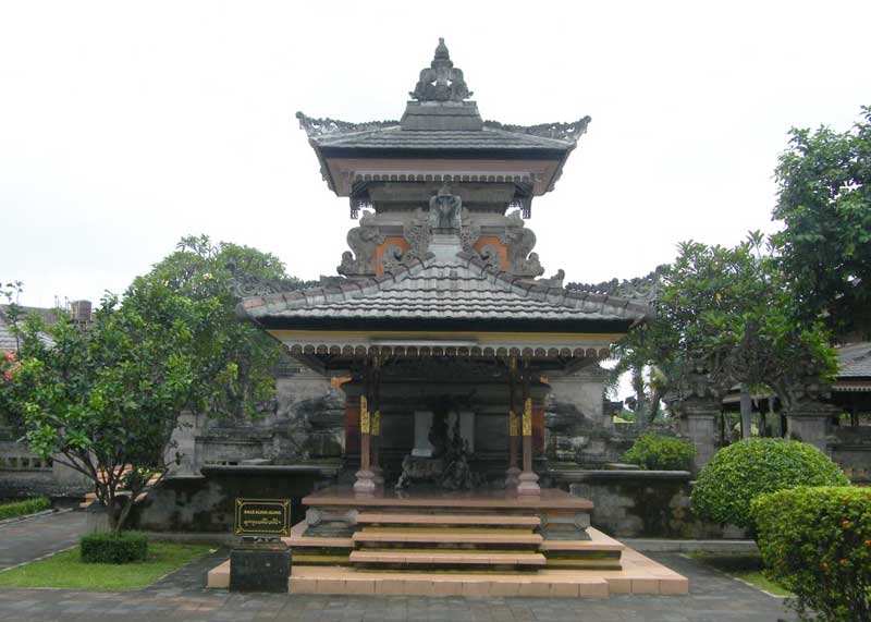 gambar rumah adat bali aling aling